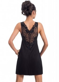 Kristina Нощница в черно